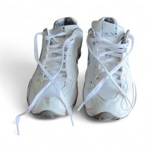 New Balance 442 White Leather size 9